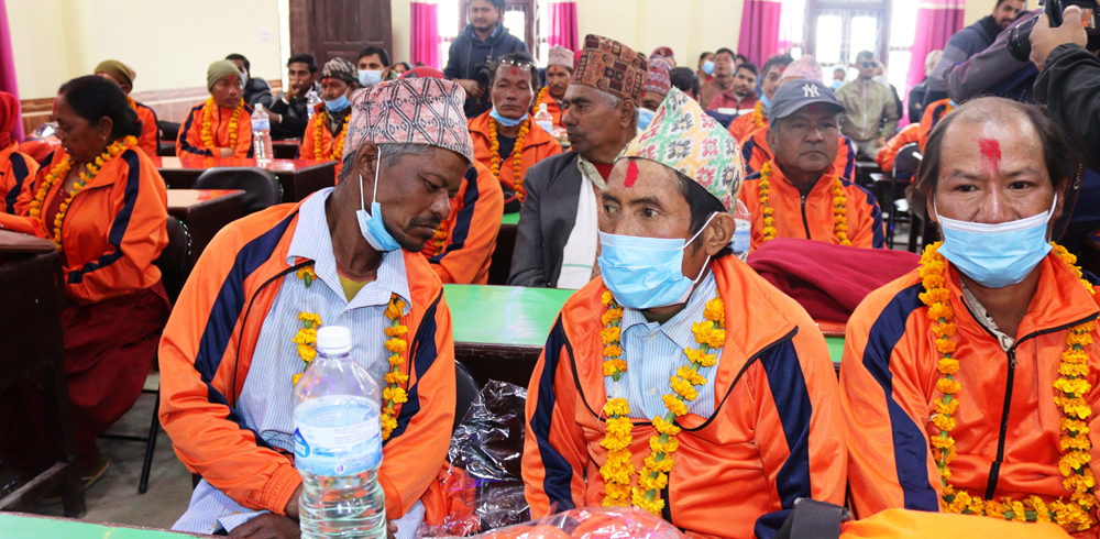 रिब्दीकोट गाउँसरकारले गर्यो श्रमिकलाई सम्मान, रक्सी खानेले गरे नखाने प्रतिवद्धता